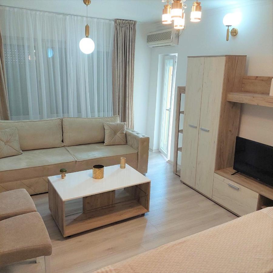 City Lux Square Apartments Skopje Esterno foto