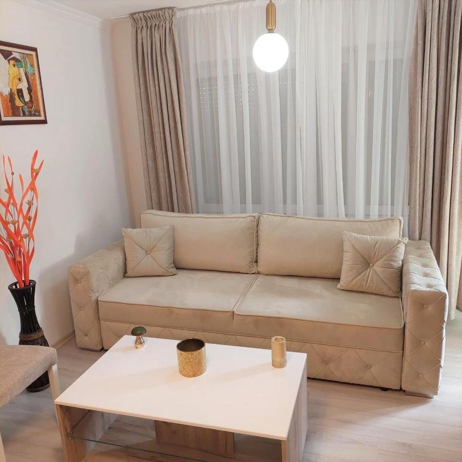City Lux Square Apartments Skopje Esterno foto
