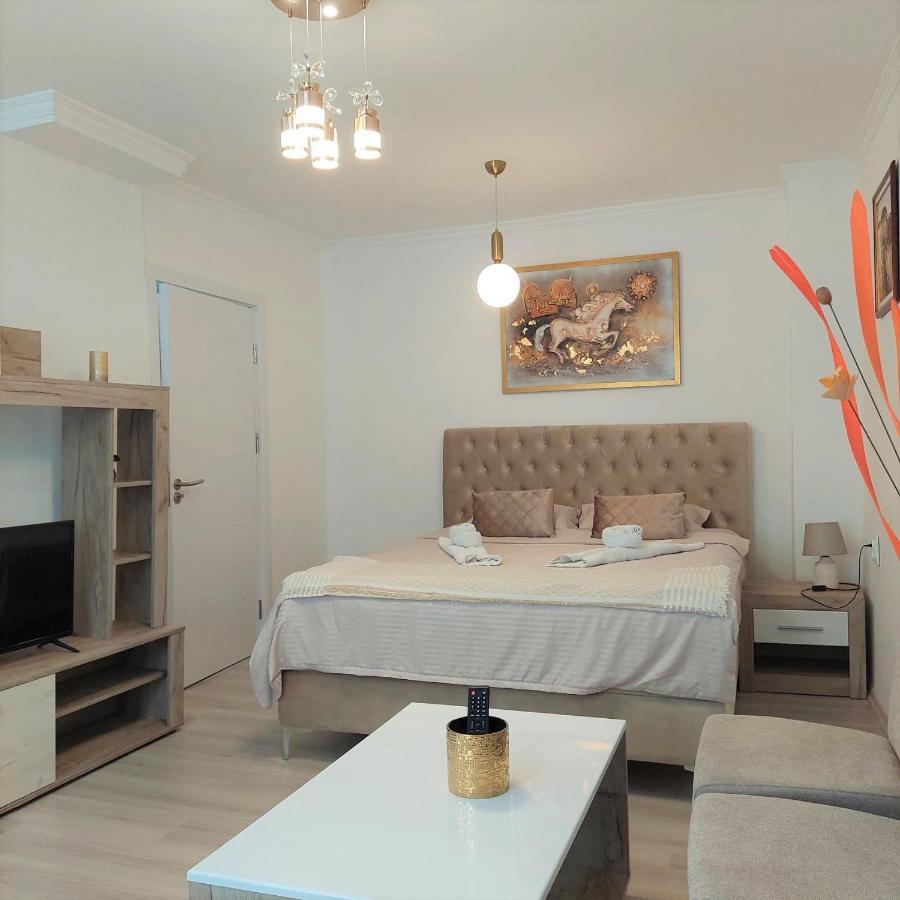 City Lux Square Apartments Skopje Esterno foto