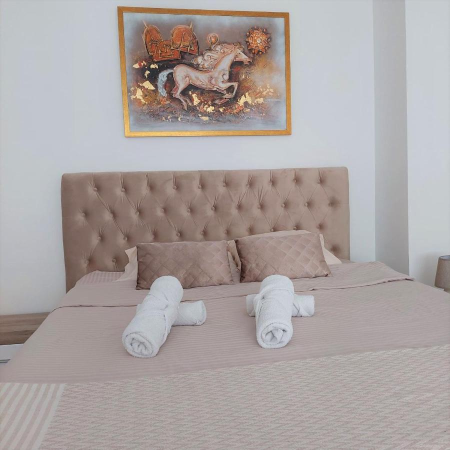 City Lux Square Apartments Skopje Esterno foto