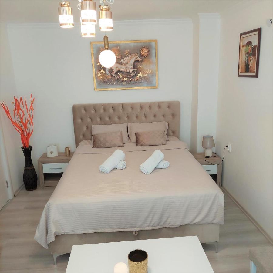 City Lux Square Apartments Skopje Esterno foto