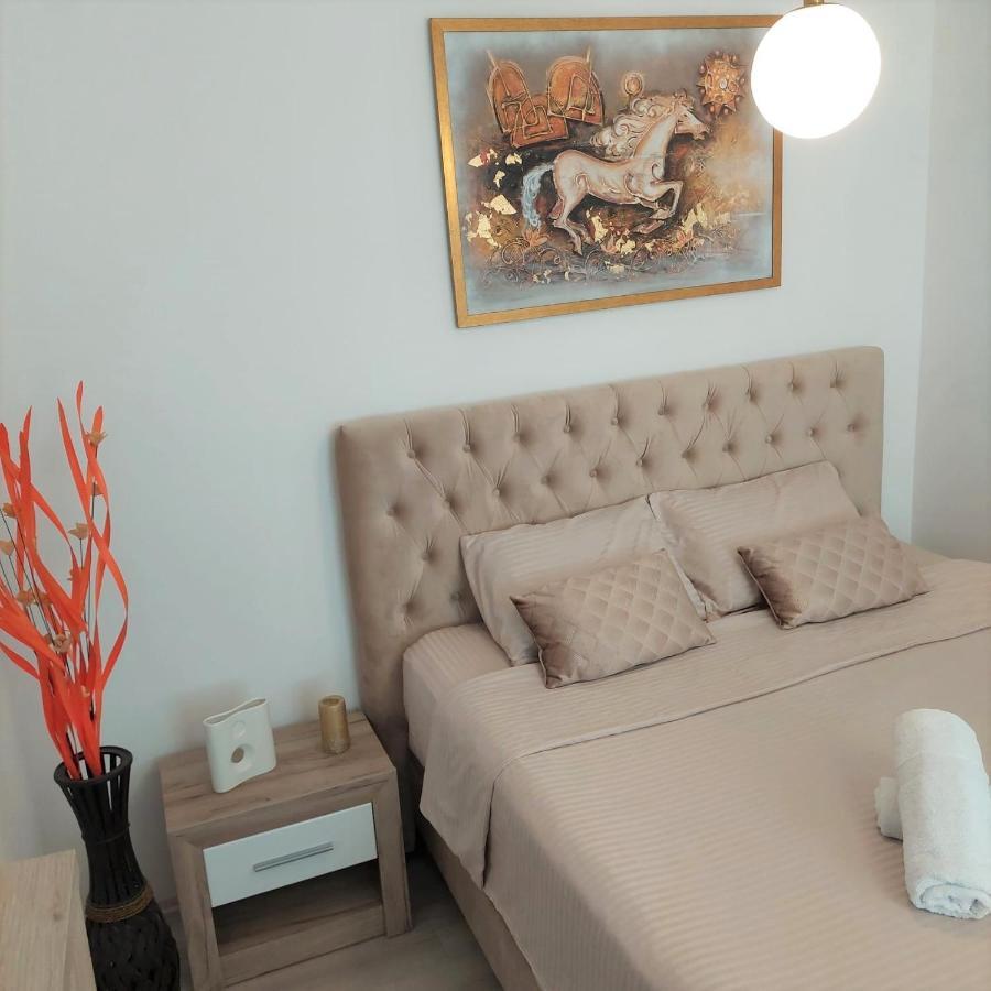 City Lux Square Apartments Skopje Esterno foto